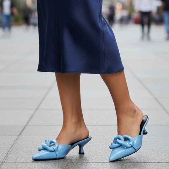 Torgeis Shoes - Torgeis Chain Kitten Heel Mule Size 7